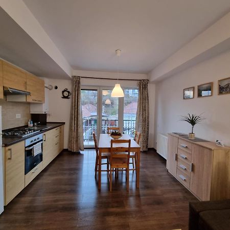 Avram Iancu Private Apartment With Ac Braşov Eksteriør bilde