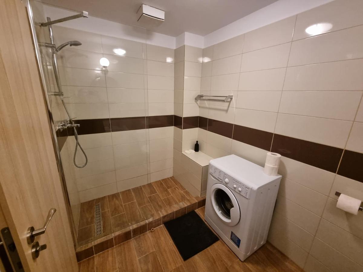 Avram Iancu Private Apartment With Ac Braşov Eksteriør bilde