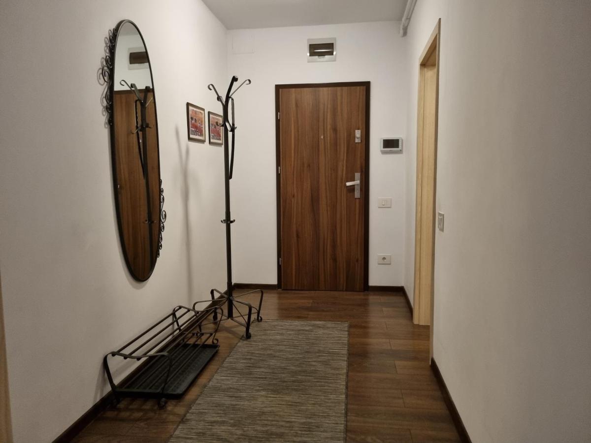 Avram Iancu Private Apartment With Ac Braşov Eksteriør bilde