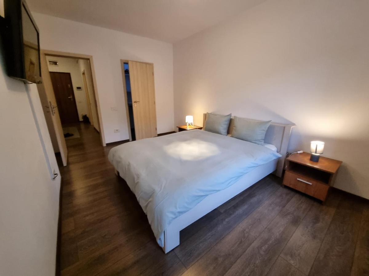 Avram Iancu Private Apartment With Ac Braşov Eksteriør bilde