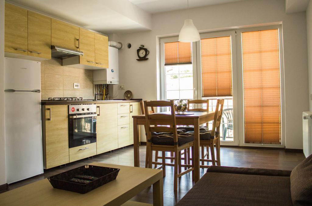 Avram Iancu Private Apartment With Ac Braşov Eksteriør bilde